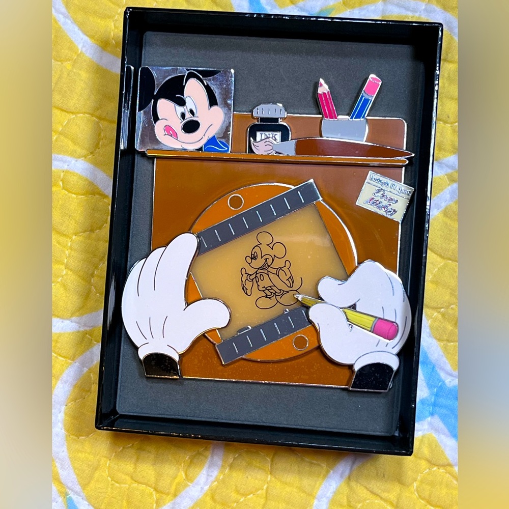 Disney Limited Edition Collectors Pin